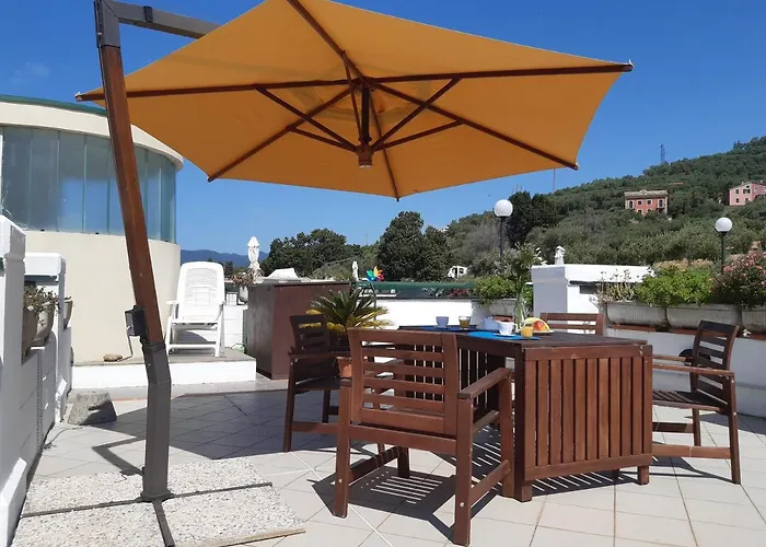 公寓 La Terrazza Tra Il Mare E Gli Ulivi By World *